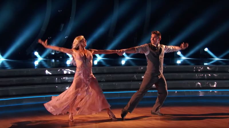 Alek Skarlatos sur le plateau de Danse avec les stars.