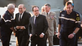 François Hollande sur le porte-avion Charles-de-Gaulle
