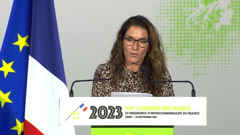 Samuel Paty: Mickaëlle, sa soeur, s'exprime devant le Congrès des maires de France