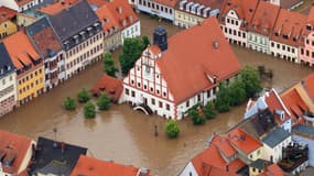 Vue aérienne de la ville de Grimma, dans l'Est de l'Allemagne, submergée par les eaux.