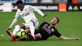Georges-Kevin Nkoudou aux prises avec Alexis Blin