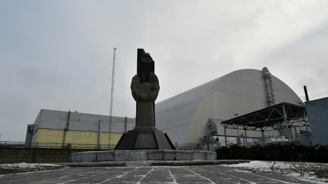Le sarcophage du réacteur accidenté de la centrale de Tchernobyl, en Ukraine, le 8 décembre 2020
