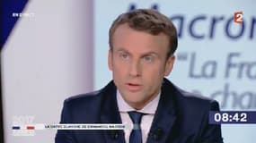 Emmanuel Macron, invité de l'émission "Quinze minutes pour convaincre" sur France 2. 