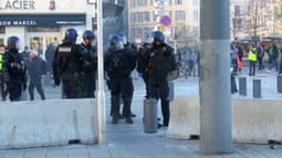 Des images de policiers lors d'une manifestation à Marseille en 2019