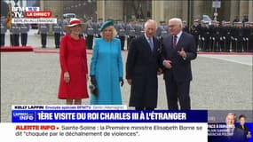 Le roi Charles III et Camilla arrivent sous les acclamations à la porte de Brandebourg à Berlin