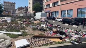 Marseille: les riverains exaspérés par la "décharge" au marché aux puces de Gèze