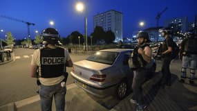 Après les violences urbaines qui ont frappé la ville de Trappes suite au contrôle d'une femme intégralement voilée, des commentaires « au contenu violent et parfois raciste » ont été postés sur un forum Facebook.