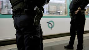 Actuellement tous les fonctionnaires de police d'Ile-de-France bénéficient des transports en commun gratuits.