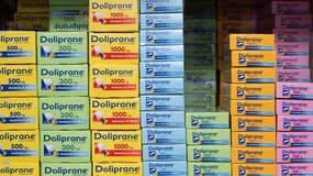 Des boîtes de Doliprane dans une pharmacie alsacienne, le 23 octobre 2023.