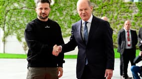 Le président ukrainien Volodymyr Zelensky avec Olaf Scholz, chancelier fédéral d'Allemagne