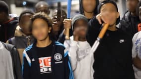 Le clip met en scène des mineurs, étrennant diverses armes blanches.