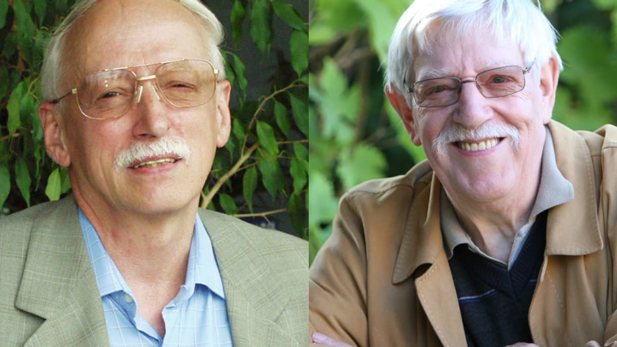 Willy Lambil (à gauche) et Raoul Cauvin (à droite), le dessinateur et le scénariste des Tuniques Bleues. Willy Lambil (à gauche) et Raoul Cauvin (à droite), le dessinateur et le scénariste des Tuniques Bleues.