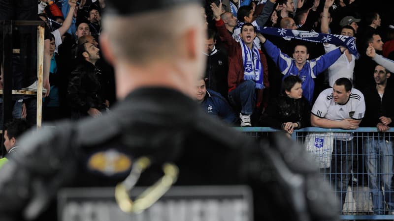 Les CRS ont dû évacuer la tribune Leclerc de l'Abbé-Deschamps