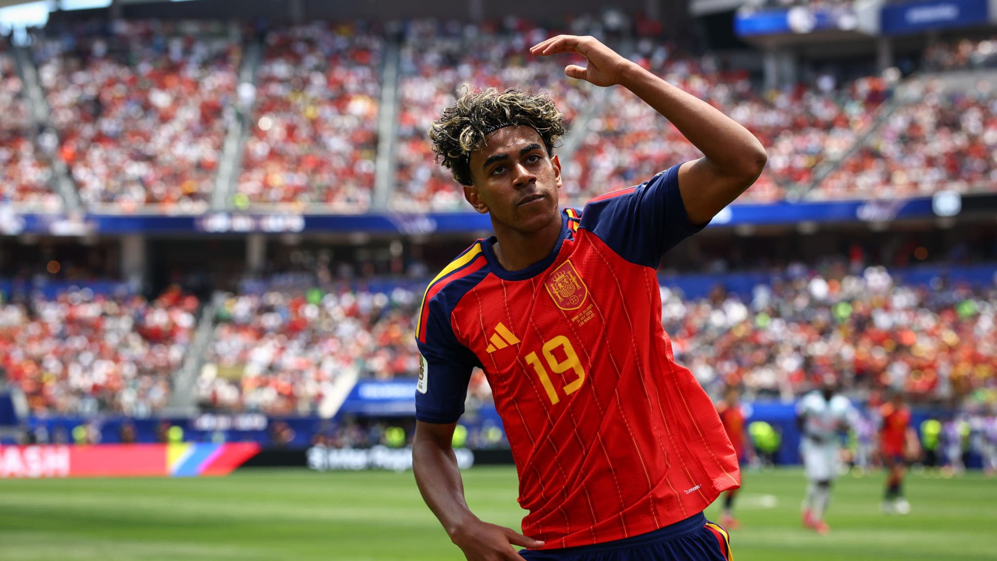 Lamine Yamal célèbre un succès de l'Espagne pendant le Mondial 2026