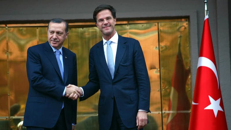 Le président turc Recep Tayyip Erdogan (à l'époque Premier ministre) et le Premier ministre néerlandais Mark Rutte, le 6 novembre 2012, à Ankara.