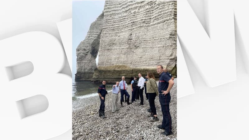 Le préfet de Seine-Maritime au trou à l'homme à Etretat le 1er août 2024