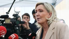 Marine Le Pen dans la cour de Matignon le 25 novembre 2024