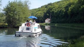 Croisière sur le canal du Nivernais, en Bourgogne