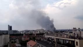 Incendie sur le port de Gennevilliers - Témoins BFMTV