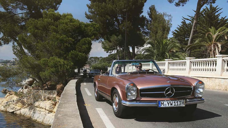 Alors que tous les constructeurs haut de gamme et de luxe ouvrent les uns après les autres un département de restauration de voitures vintage, Mercedes offre un service différent: les voyages en voiture de collection.