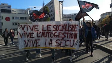 Près de 700 personnes se sont réunies devant le Crous ce mardi à Lyon.