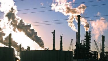 L'industrie française devrait se reprendre en 2015 et contribuer à la croissance qui atteindra 0,9%.