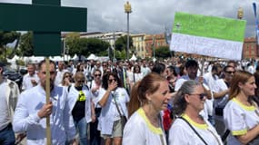 La manifestation des pharmaciens a réuni près de 1.000 personnes jeudi 30 mai 2024 à Nice.