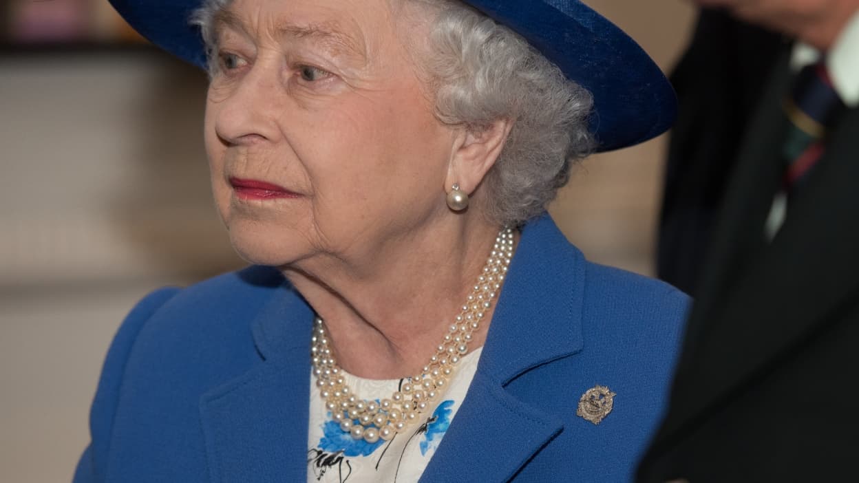 Quel âge A Le Mari De La Reine D'angleterre La reine d'Angleterre gère-t-elle mal sa fortune?