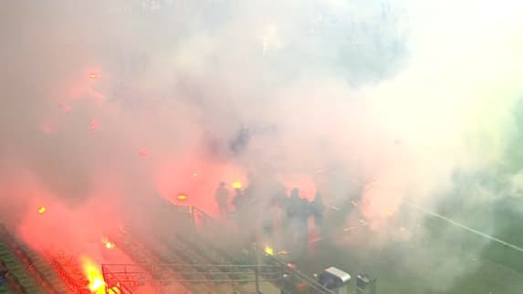 Le feu à Geoffroy-Guichard quand la situation a dégénéré le 29 mai 2022