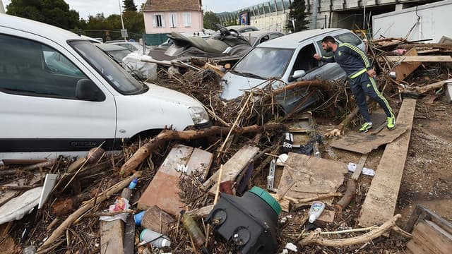 Une rue de Cannes au lendemain de l'inondation monstre qui a fait 20 morts le 3 octobre.