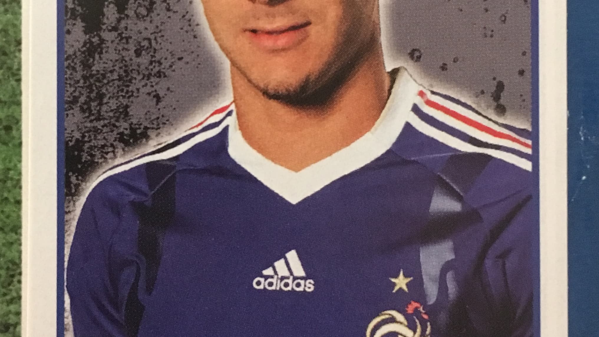 La vignette Panini de Karim Benzema en 2010 La vignette Panini de Karim Benzema en 2010
