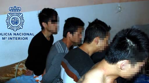 La police espagnole a procédé à l'arrestation de personnes suspectées de faire partie d'un réseau de passeurs d'immigrés clandestins le 10 août 2013.