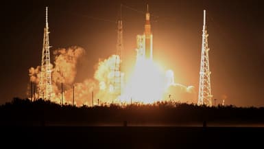 La fusée non habitée Artémis 1 décolle de la rampe de lancement 39B du Centre spatial Kennedy de la NASA à Cap Canaveral, en Floride, le 16 novembre 2022.