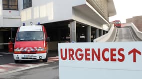 Un homme de 37 ans a été hospitalisé dans un état grave après avoir été passé à tabac par 20 à 30 personnes, dans la nuit de samedi à dimanche à Vigneux-sur-Seine, dans l'Essonne.