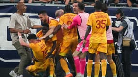 La bousculade sur Lucas Buades, le 2 juin 2023 lors de Bordeaux-Rodez