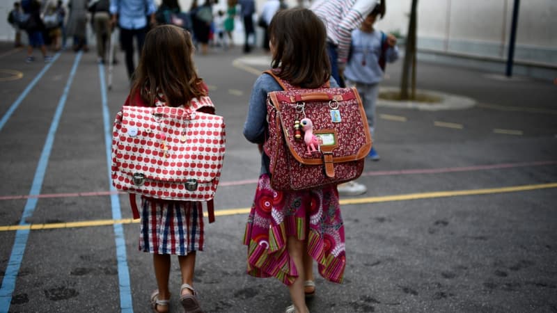 Des enfants dans la cour d'une école parisienne, le 2 septembre 2019.