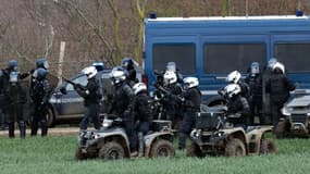 Des gendarmes lors d'une manifestation à Sainte-Soline en mars 2023.