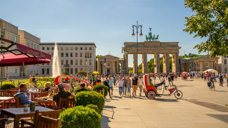 On compte cinq françaises pour une seule allemande dans le top 10 européen: nos banques sont des géantes par rapport à celles d'outre-Rhin et elles veulent croquer le marché allemand