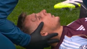 Lucas Digne a une grosse bosse lors d'Everton-Aston Villa, le 13 septembre 2025.