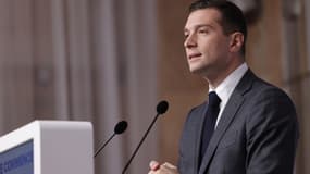 Jordan Bardella, le président du RN, lors d'une conférence de presse lundi 24 juin 