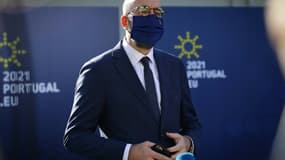 Le président du Conseil européen Charles Michel fait une déclaration à la presse, le 8 mai 2021 à Porto, au Portugal