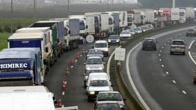 L'Otre (Organisation des Transporteurs Routiers Européens) organise 15 opérations de blocage samedi en France pour protester contre la hausse de la fiscalité du gazole décidée par le gouvernement.
