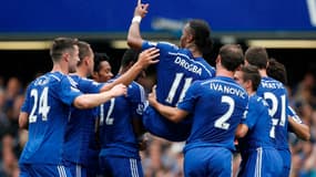 Didier Drogba porté en triomphe pour sa dernière