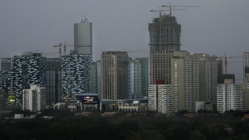 Les logements à Pékin et Bombay sont devenus inaccessibles pour leurs habitants.