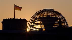 Le Bundestag, le Parlement allemand, à Berlin. Une courte majorité de Français considèrent que l'Allemagne pourrait constituer un modèle économique et social pour la France (50% oui, 42% non), selon un sondage Harris Interactive pour le site Jolpress. /Ph