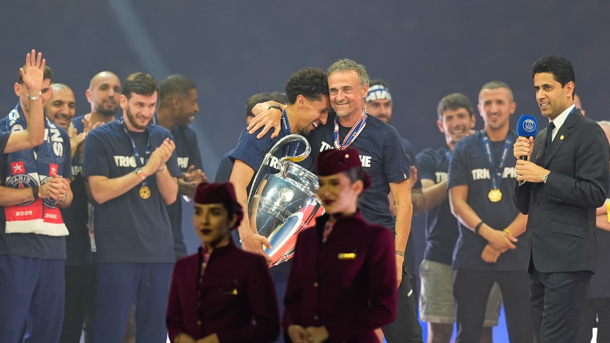 PSG: "IL FAIT EXPRÈS DE SIFFLER LES MAUVAISES DÉCISIONS À L'ENTRAÎNEMENT", LA MÉTHODE ORIGINALE DE LUIS ENRIQUE POUR EMPÊCHER LES PARISIENS DE CONTESTER AUPRÈS DES ARBITRES