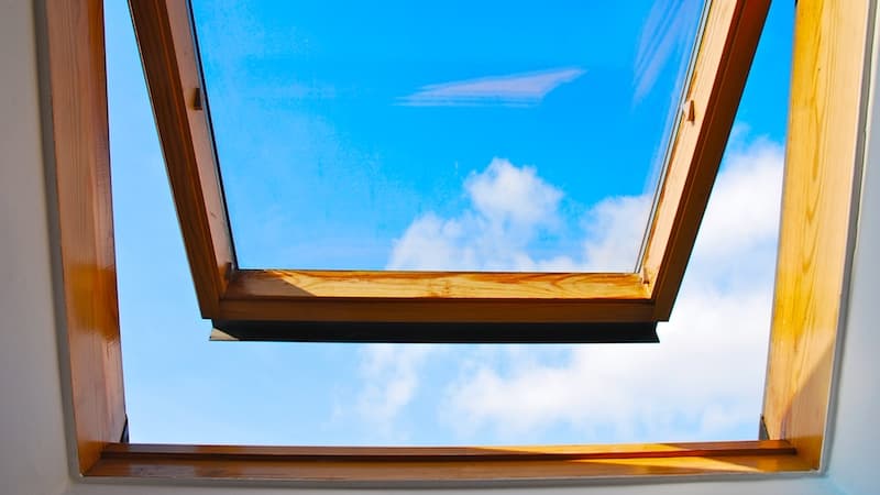 Un père de famille a eu l'idée ingénieuse de mettre sa maison en jeu sur Internet pour éponger ses dettes.