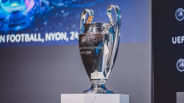 Le trophée de la Ligue des champions lors du tirage au sort du 3e tour préliminaire, le 24 juillet 2023