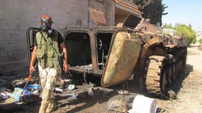 Combattant de l'Armée libre syrienne près d'Idlib, en Syrie. Selon des sources diplomatiques, les Etats-Unis sont parvenus à la conclusion que Damas a franchi la "ligne rouge" en recourant à des armes chimiques et envisagent désormais l'instauration d'une