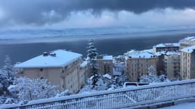 Corse-du-Sud : la ville d'Ajaccio sous la neige - Témoins BFMTV